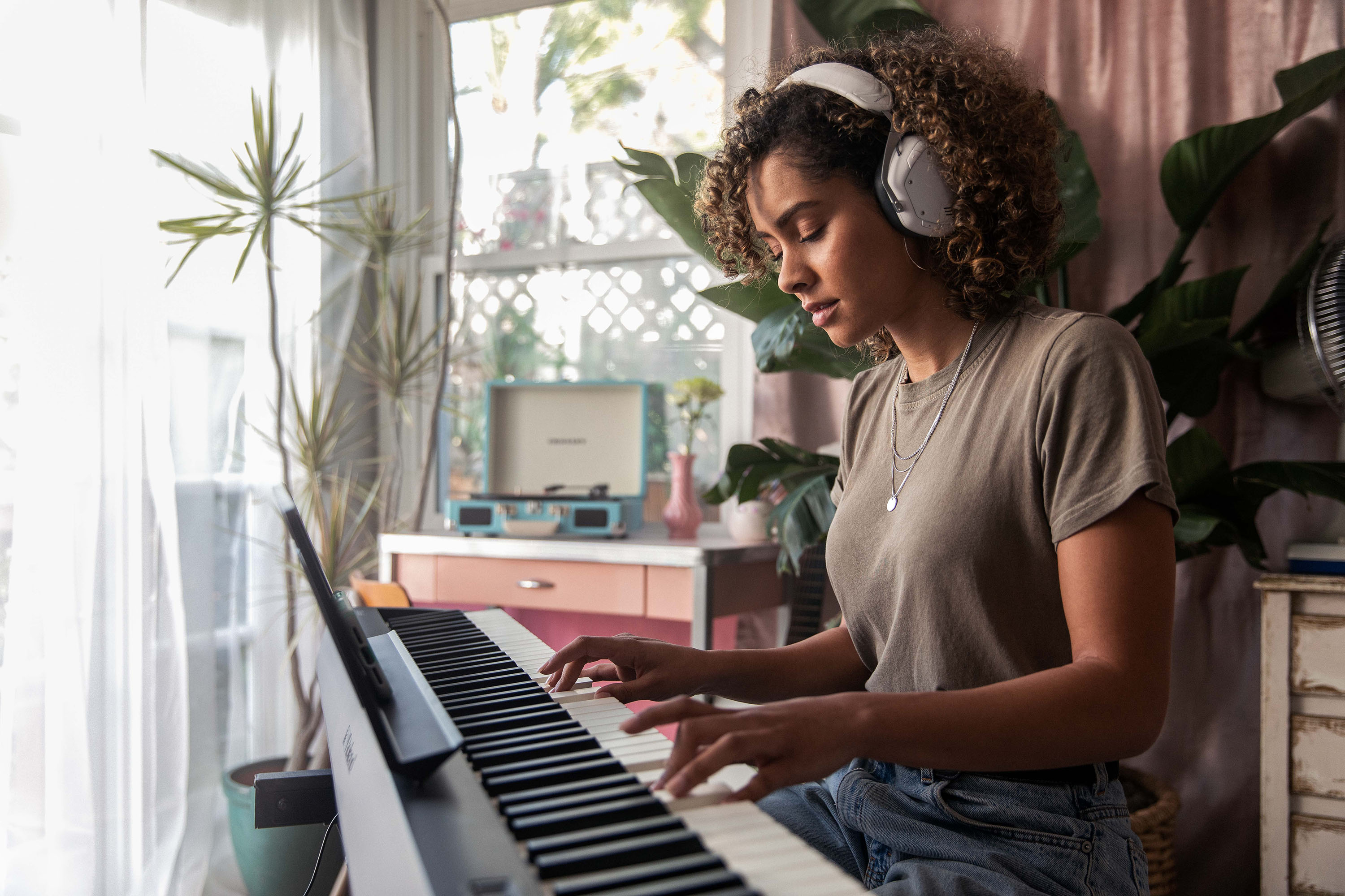 roland-fp-10-bk-piano-digital-eletrico-bluetooth-portatil-colunas-tablet_60abccaa361f4.jpg