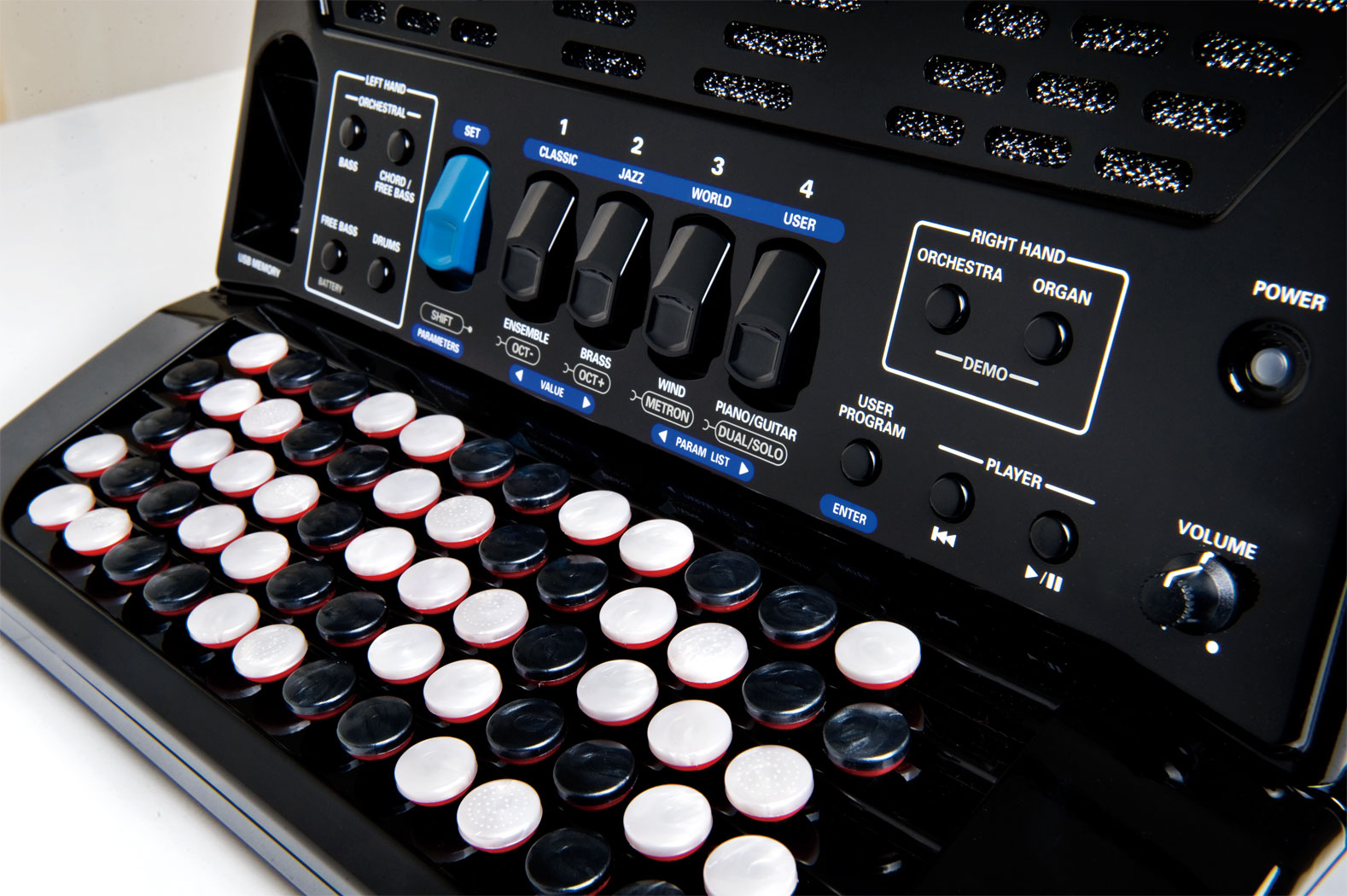 roland-fr-1xb-bk-acordeao-electronico-de-botoes-preto_609d002d38c08.jpg