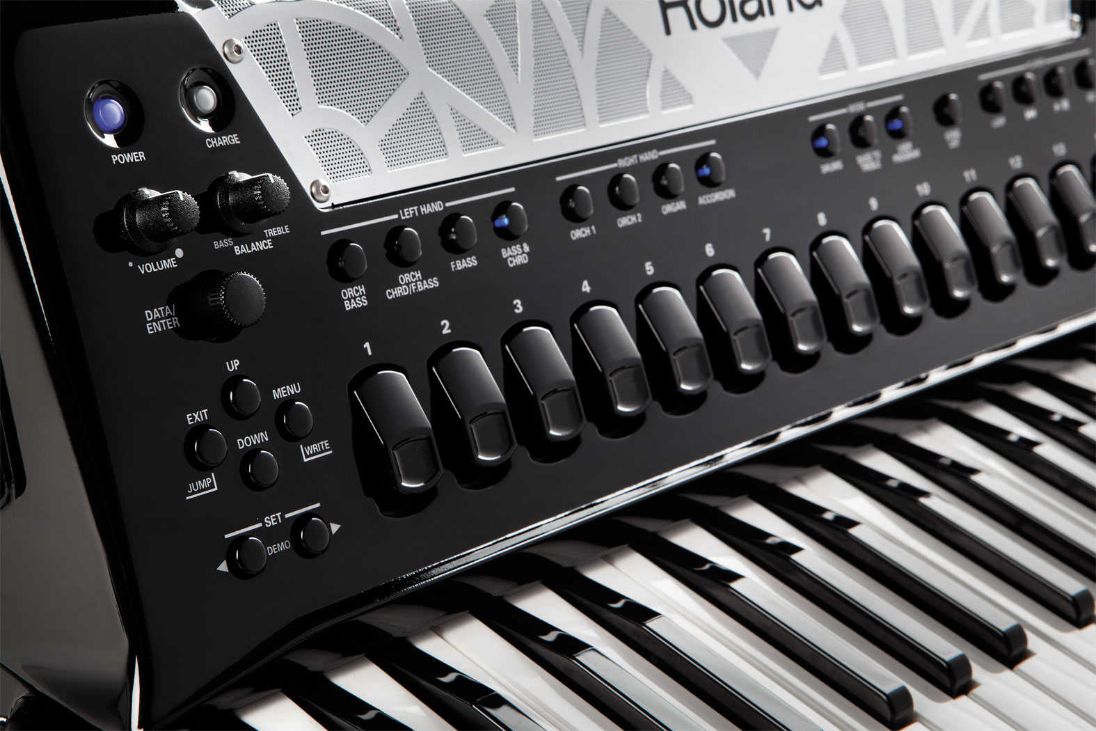 roland-fr-8x-bk-acordeao-electronico-profissional-de-teclas-preto_624da43c408bf.jpg