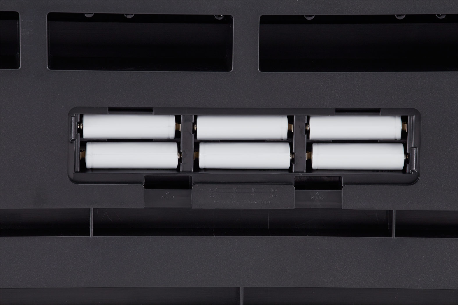 roland-gopiano-compartimento-para-pilhas_6335c1fae30b6.jpg
