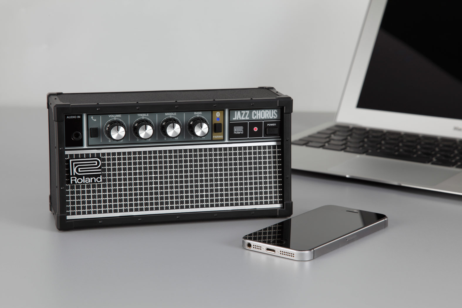 roland-jc-01-bluetooth_5991734fb619a.jpg