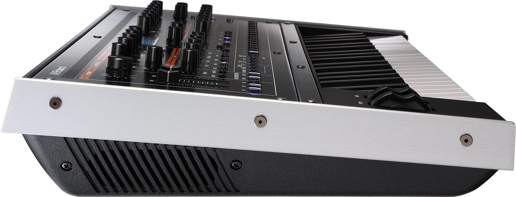 roland-jupiter-xm_5f0c3f5177599.jpg
