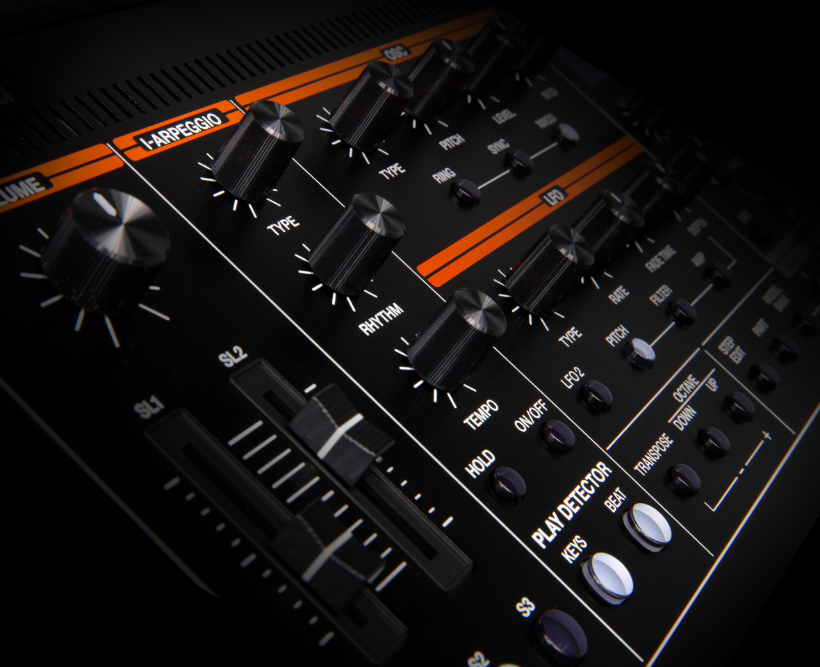 roland-jupiter-xm_5f0c3f5347104.jpg