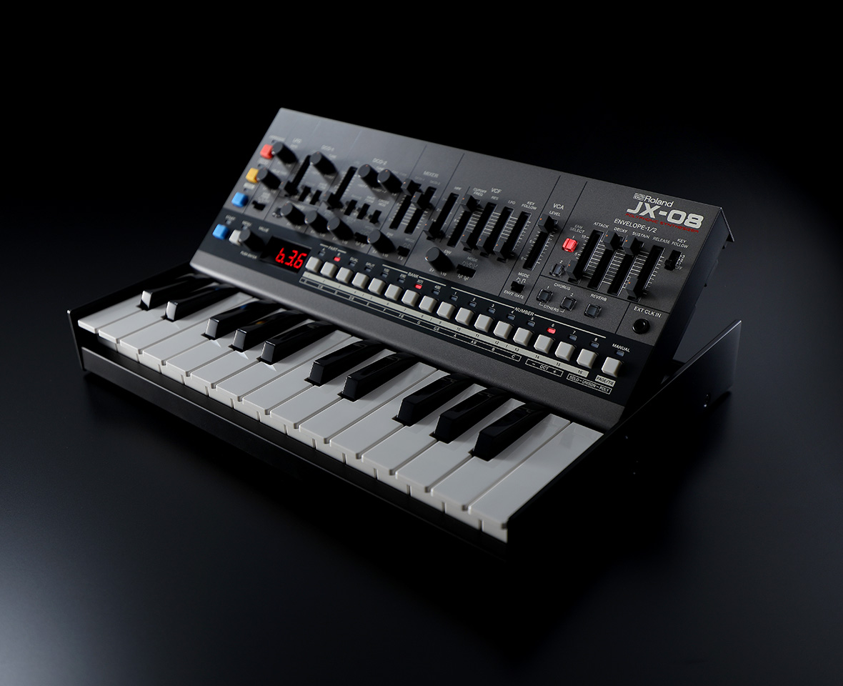 roland-jx-08-recriacao-autentica-sintetizador-jx-8p-boutique_618fb8be51c8f.jpg