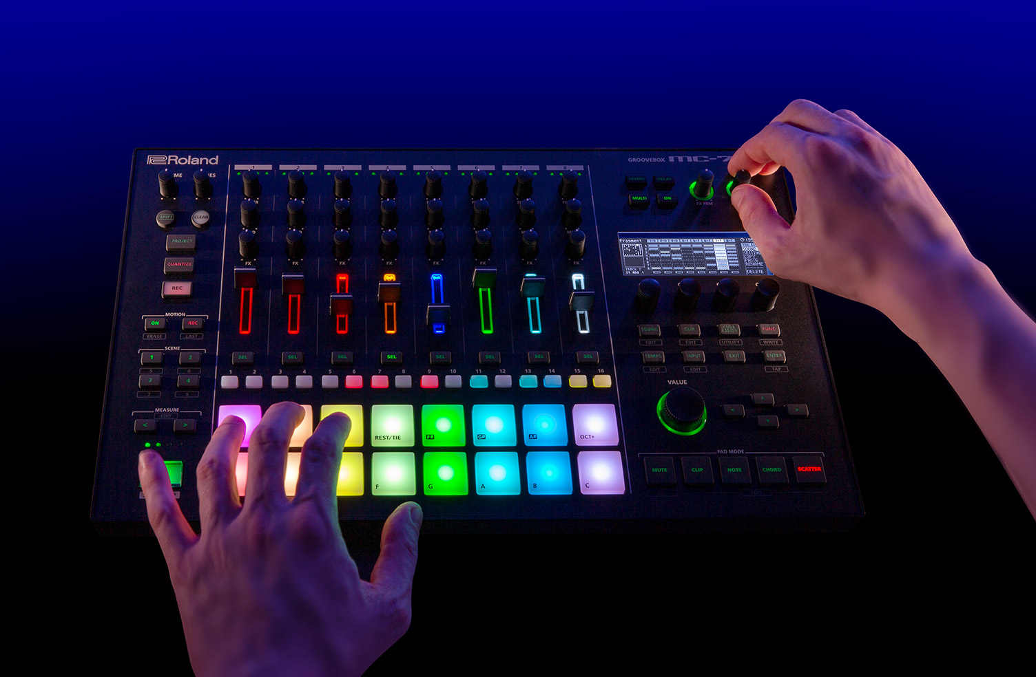 roland-mc-707-caixa-de-ritmos-groovebox-musica-eletronica-tr-808-tr-909-tb-303-juno-106-sh-101_60538782e29c7.jpg