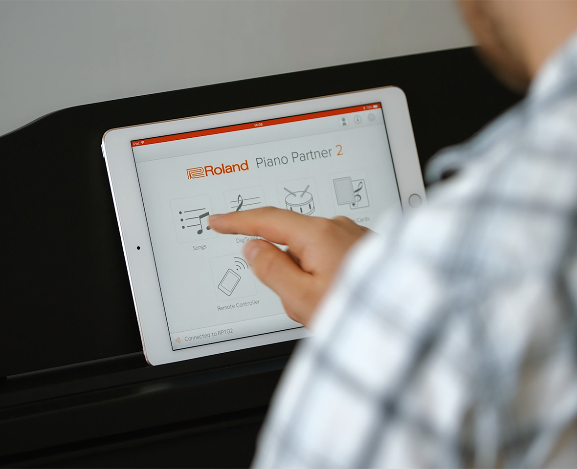 roland-rp102-bk-ligacao-bluetooth-com-telemovel-e-tablet_636e3c3caa0fe.jpg