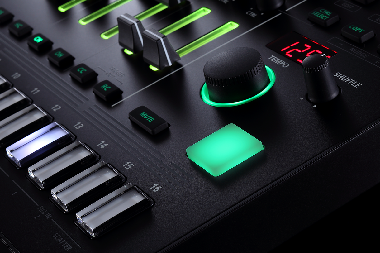 roland-tr-8s_5f102aff2bf84.png