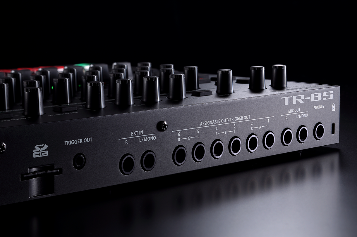 roland-tr-8s_5f102b016a707.png
