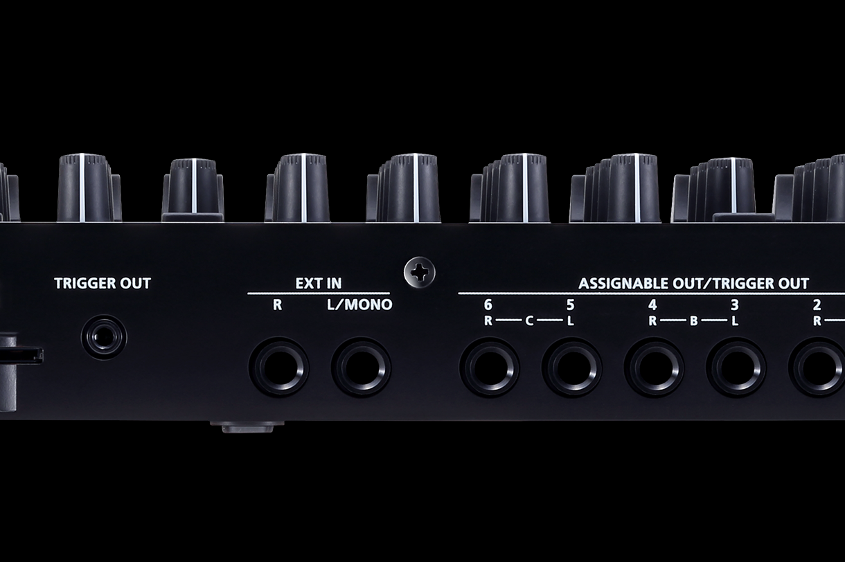 roland-tr-8s_5f102b023d66b.png