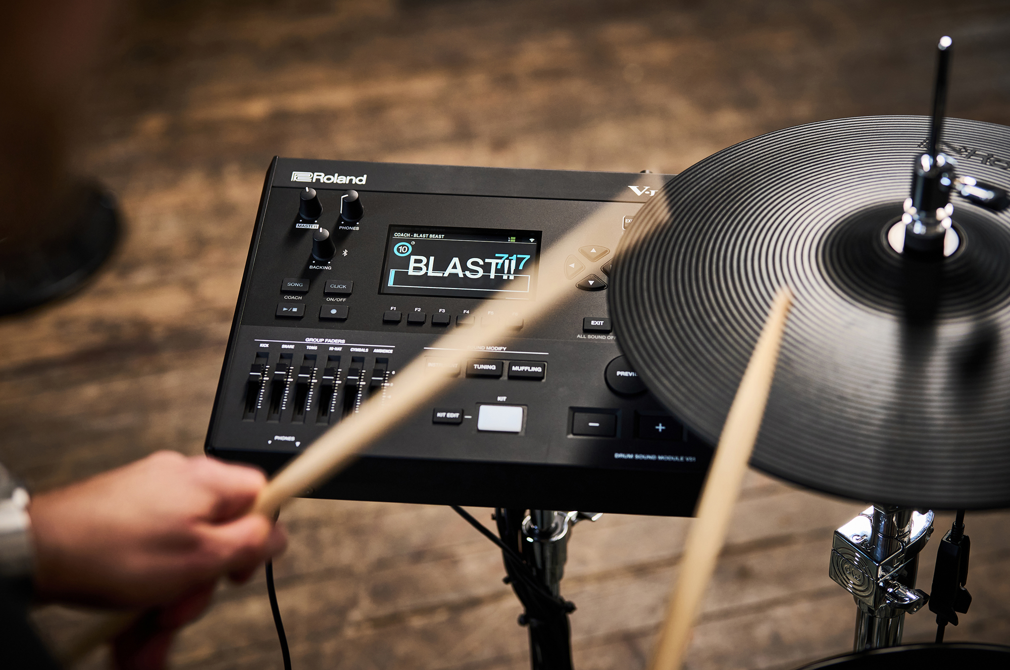 roland-v51-v-drums-sound-module_68e66bc64d67e.jpg