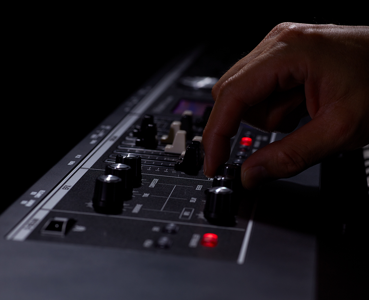 roland-vr-09-v-combo-sintetizador-orgao-piano_604b529f38ae5.jpg