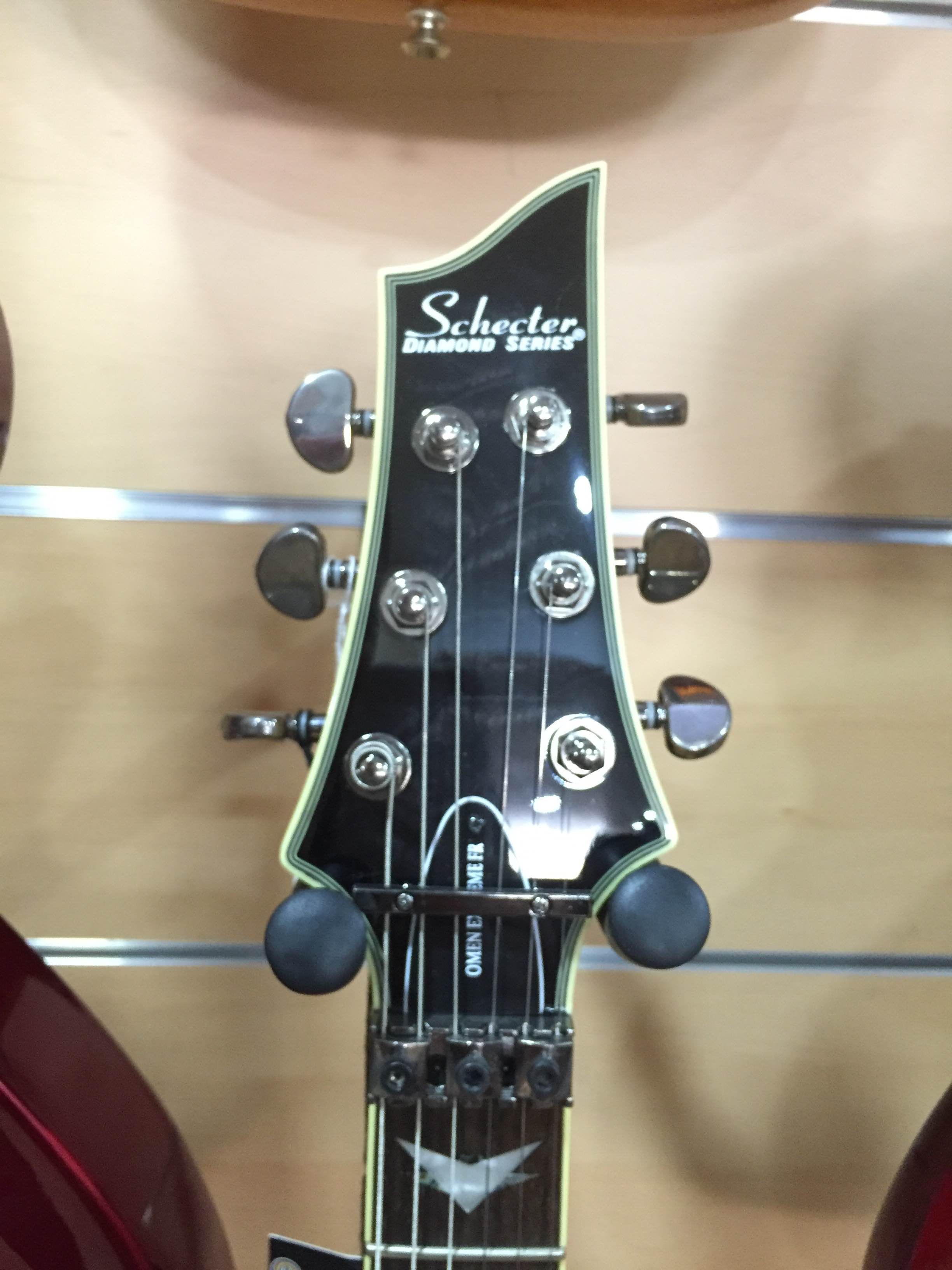 schecter-omen-extreme-green_56012f1888ca5.jpg