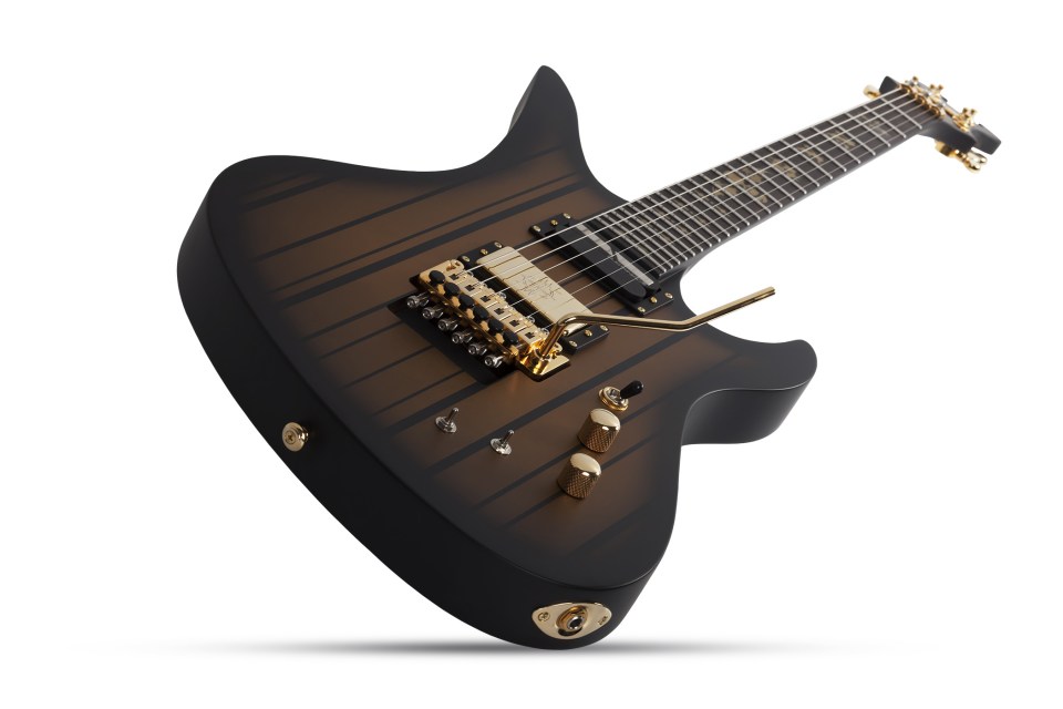 schecter-synyster-custom-s_6a034ce4b9490.jpg