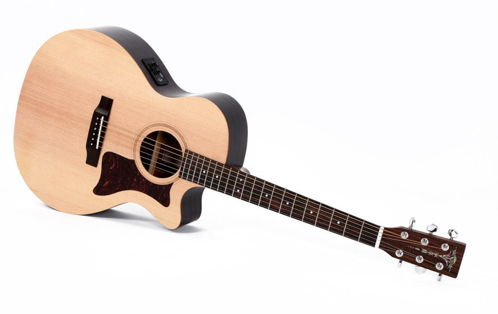 sigma-guitars-grce_5b631a79e2875.jpg