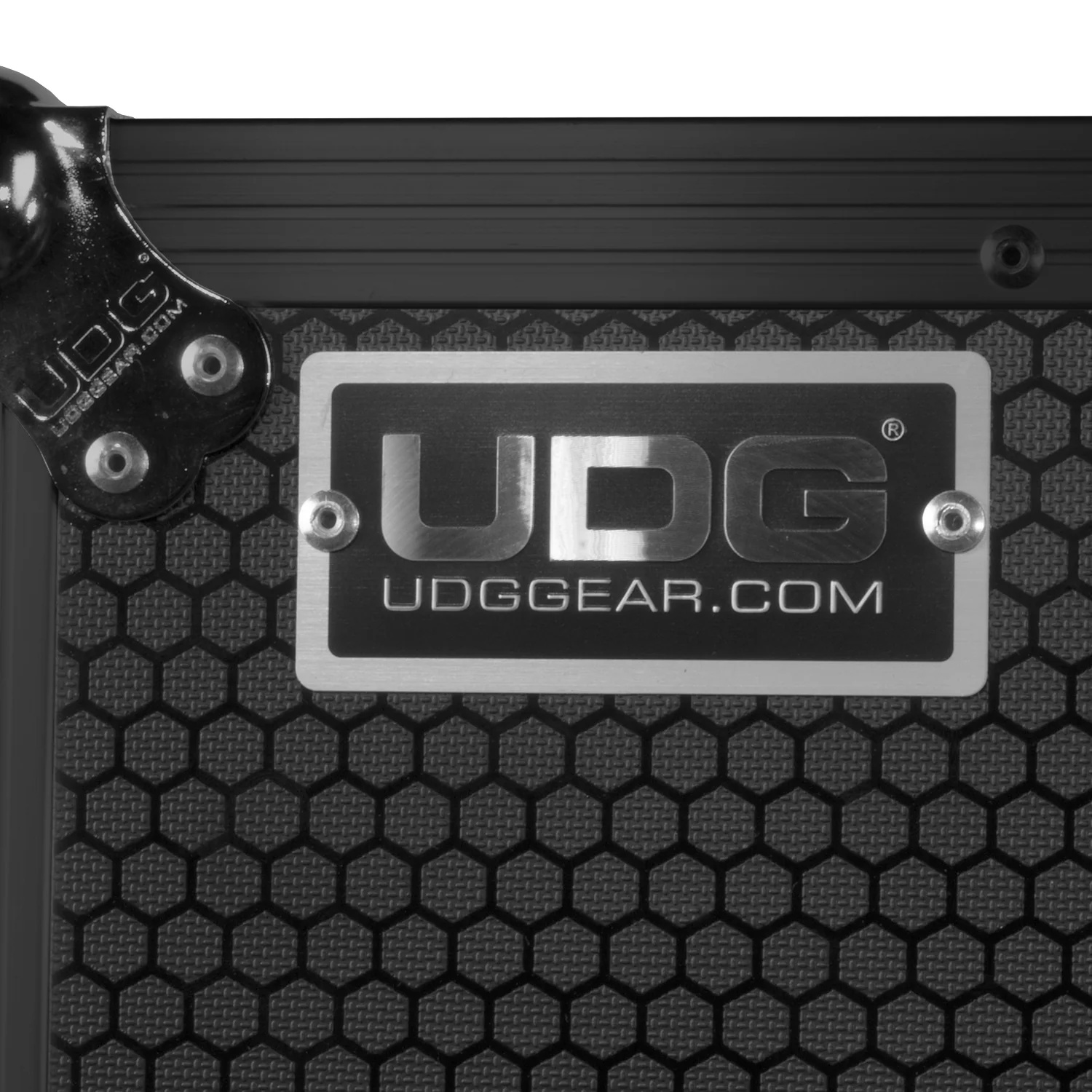 udg-ultimate-flight-case-multi-formato-cdj-mixer-mk3_6abf66e9bf884.jpg