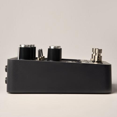 universal-audio-pm-star-starlight-delay-pedal_60a3f224a2d9f.jpg