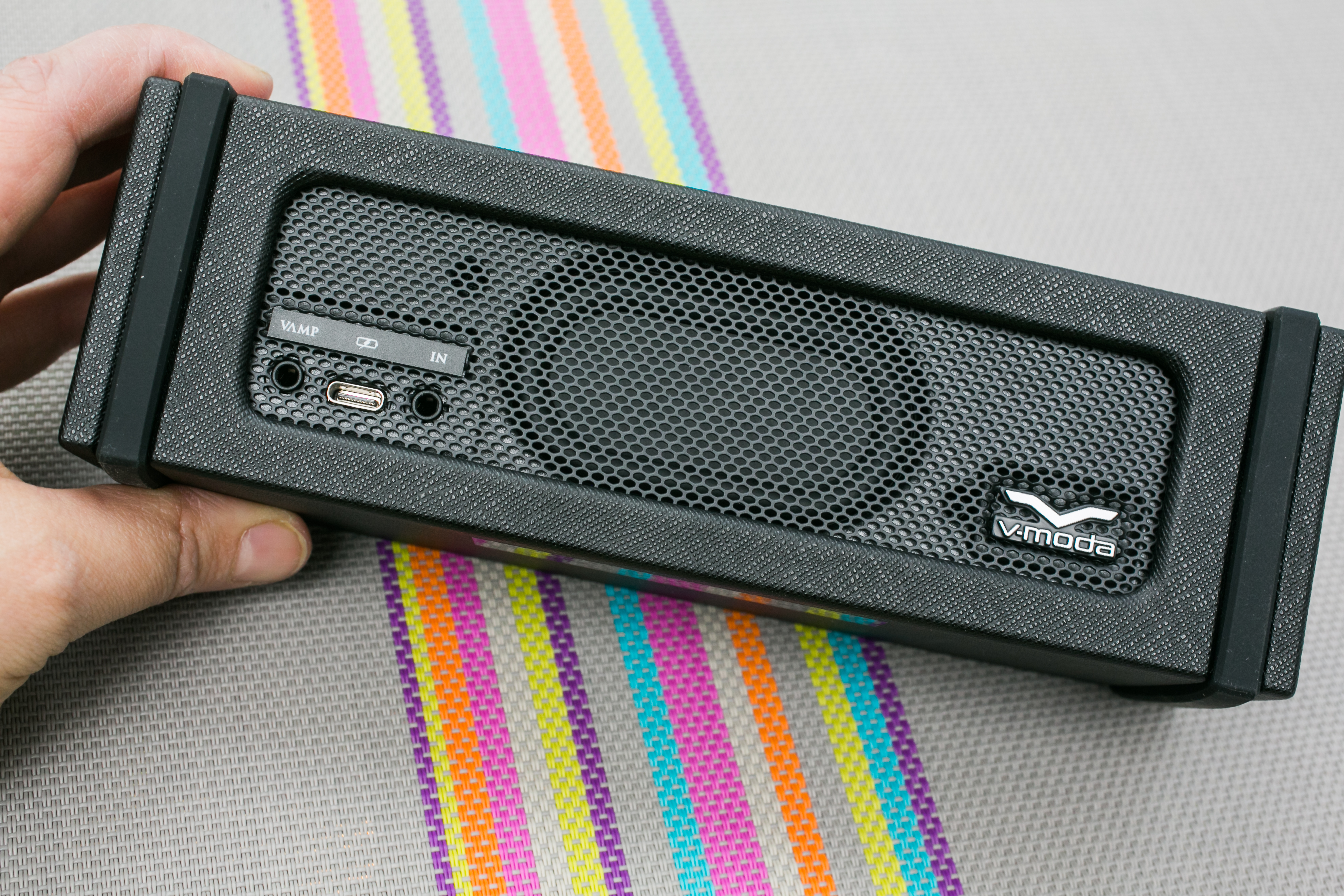 v-moda-remix-coluna-portatil-sem-fios-bluetooth_61d2c64a1e9de.jpg