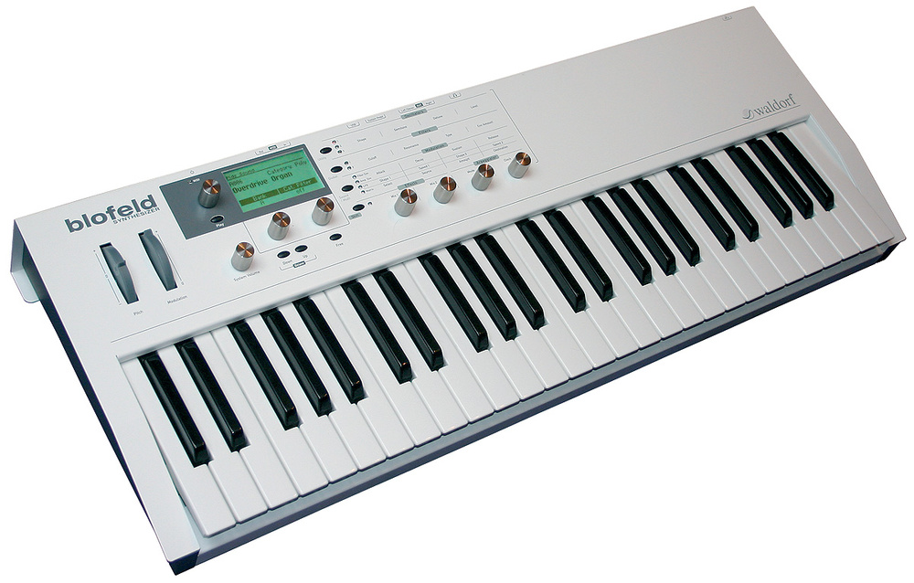 waldorf-blofeld-keyboard-white_5a1be9c010038.jpg