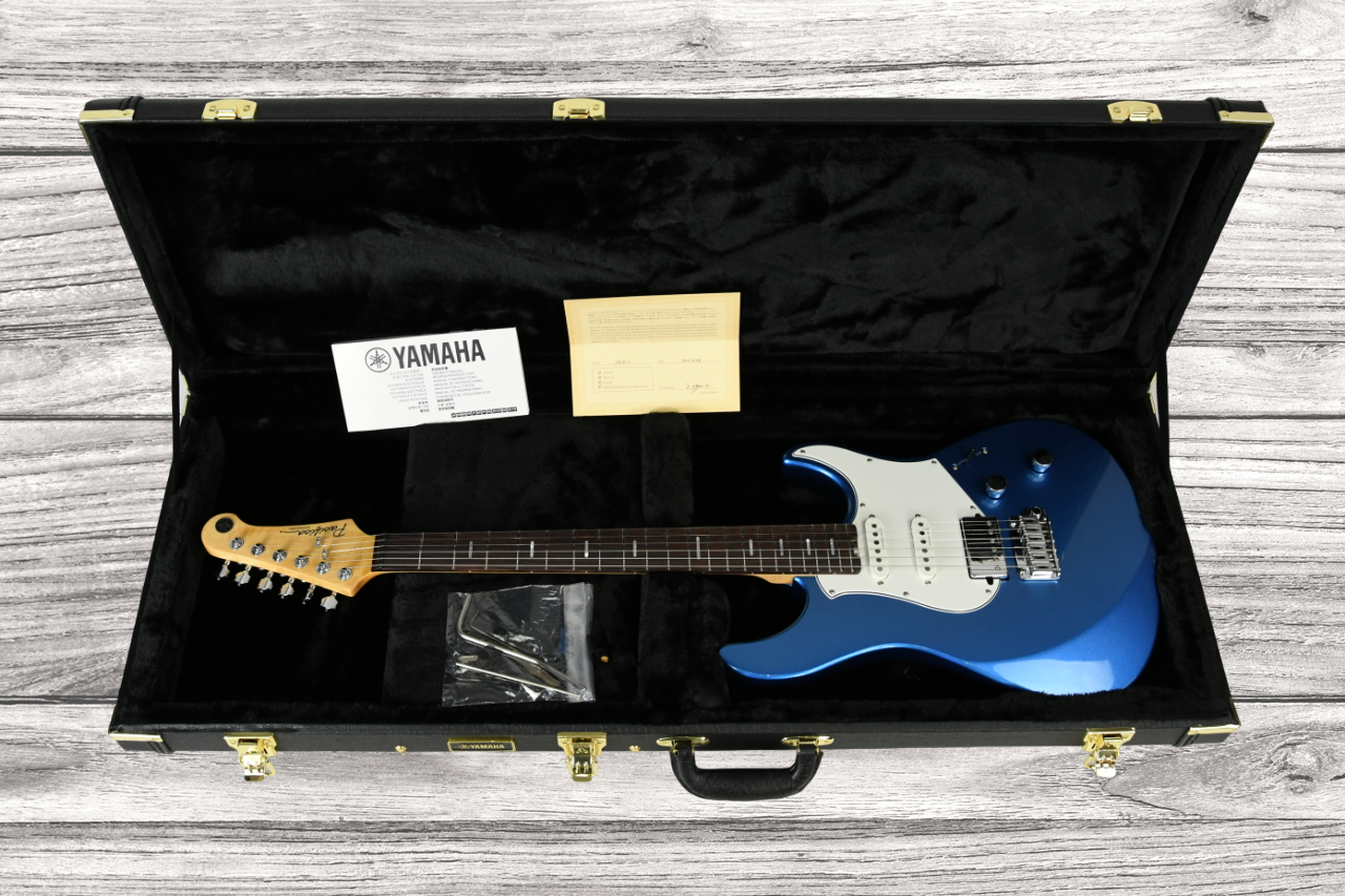 yamaha-pacifica-profesional-pacp12sb-sparkle-blue_667e85cc3dbf1.png