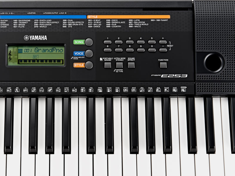 yamaha-psr-e253_563ccfb033f12.jpg